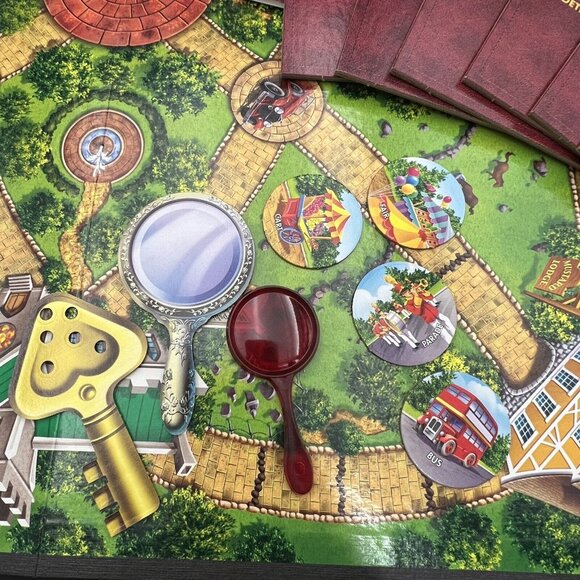 2005 Clue Mysteries Decoding Detective 50 Cases Board Game Parker Bros COMPLETE - Picture 6 of 16